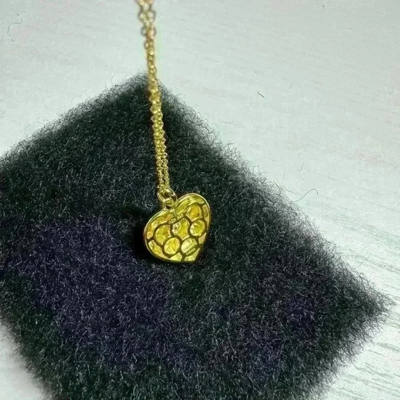 NWT Gold heart necklace with zirconia - Picture 6 of 6